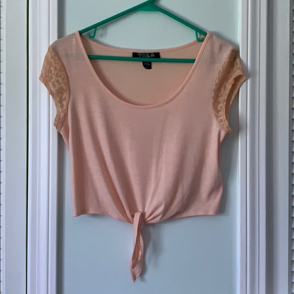 Cropped Tie Tee